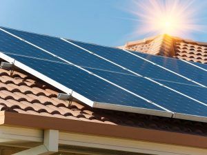 5 razones por las que es beneficioso tener placas solares en tu hogar